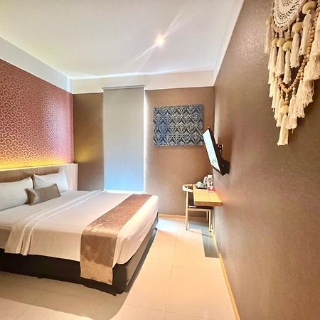 מדאן Deli Hotel מראה חיצוני תמונה