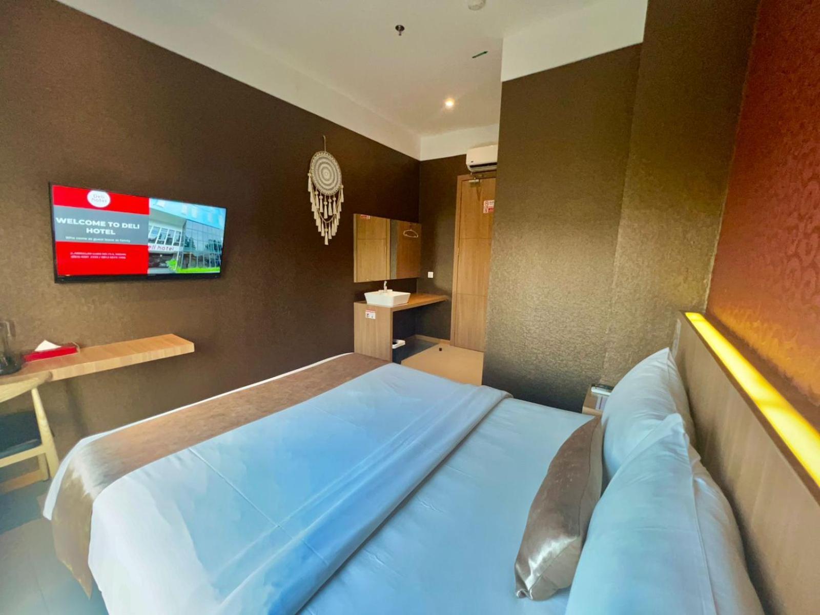 מדאן Deli Hotel מראה חיצוני תמונה