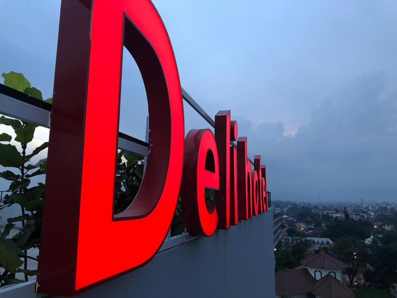 מדאן Deli Hotel מראה חיצוני תמונה